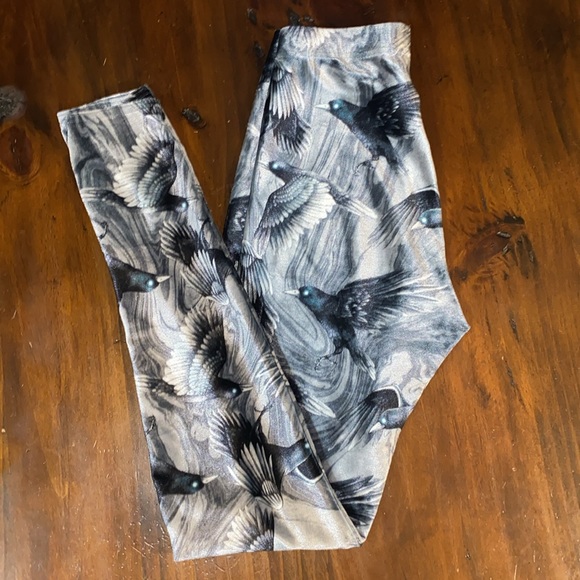 BLACK MILK RAVENOUS HIGH WAISTED VELVET LEGGINGS - LIMITEDđź–¤ - Picture 3 of 14